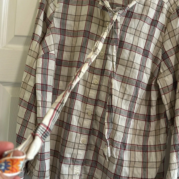 St Johns Bay Long Sleeve Top Button Up Beige with Red Plaid Size Medium - Picture 3 of 4